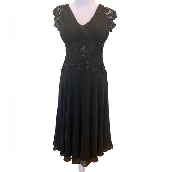 Vintage Tadashi Shoji Silk Beaded Formal Evening Dress Size 4 Cocktail Event - Picture 1 of 12